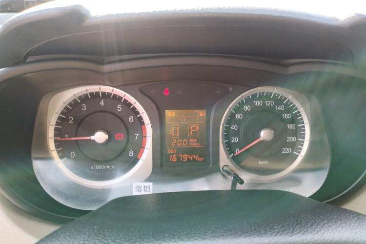 Used Venucia R50 2014 1.6L Automatic Splendid Edition