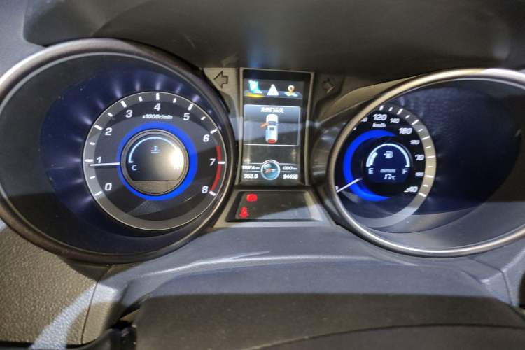 Used CHANGAN CS75 2014 2.0L Manual Luxury Version China IV Standard