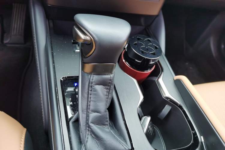 Used Lexus ES 2024 200 Premium Edition Gear Lever