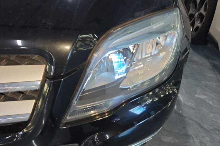 Used Mercedes-Benz GLK-Class 2013 GLK 300 4MATIC Dynamic Sunroof Model
