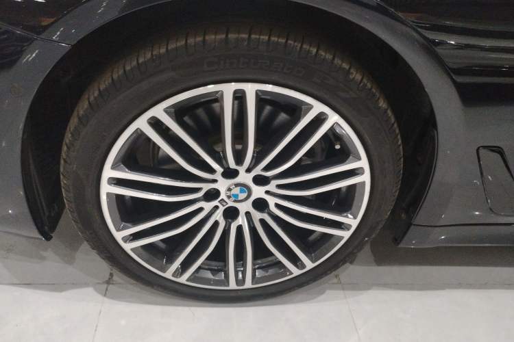 Used BMW 5 Series 2018 Restyled 530Li Luxury Edition M Sport Package
