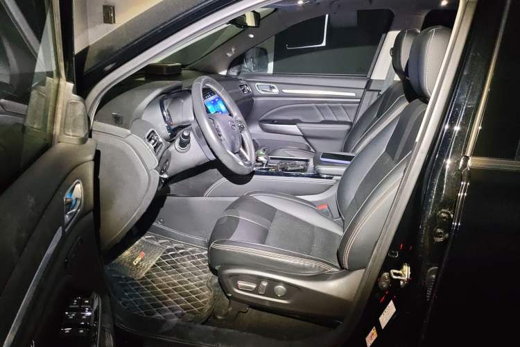 Used GAC Trumpchi GS8 2020 390T Two-Wheel Drive Luxury Smart Connectivity Version (7 Seats)