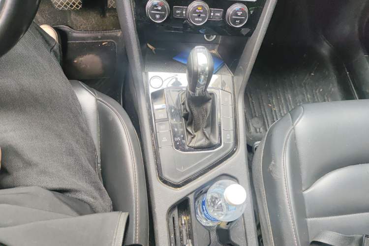 Used Volkswagen Tharu 2020 330TSI All-Wheel-Drive Luxury Edition China VI Standard
