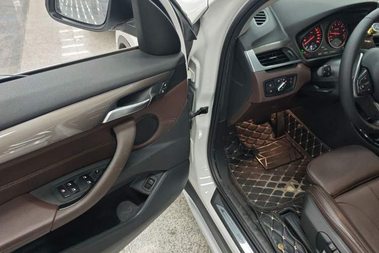 Used BMW X1 2018 xDrive20Li Luxury Model
