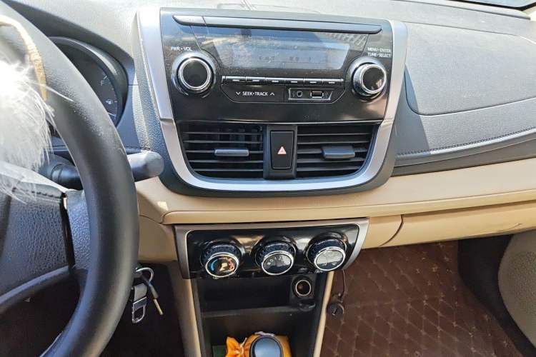 Used Toyota Vios 2017 1.5L CVT Innovation Edition Audio And AC Panel