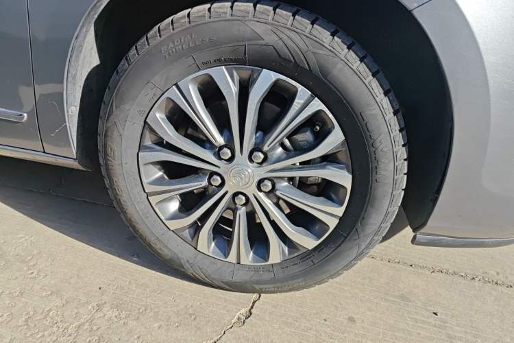 Used Buick GL8 2021 Land Cruiser Executive Class 652T Smart Luxury Model
