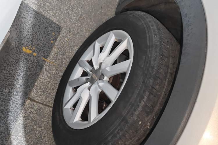 Used Audi Q3 2013 35 TFSI Ambition Edition Right Front Wheel Hub