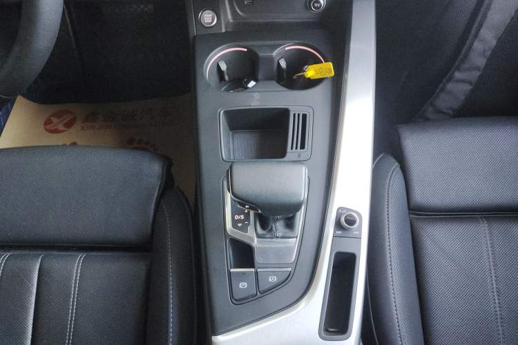 Used Audi A4L 2020 40 TFSI Luxury Dynamic Model
