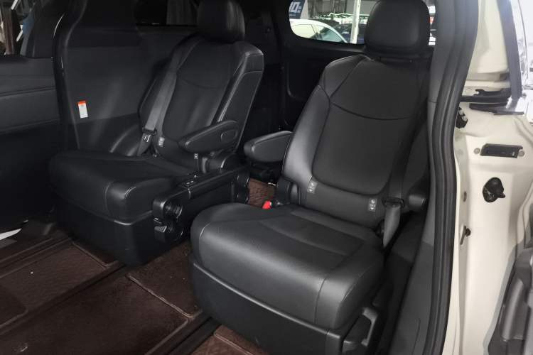 Used Toyota Granvia 2024 2.5L Hybrid Prestige PLUS Edition Left Rear Seat