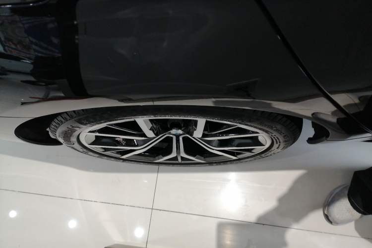 Used BMW 5 Series 2022 Second Facelift 530Li Luxury Version M Sport Package
