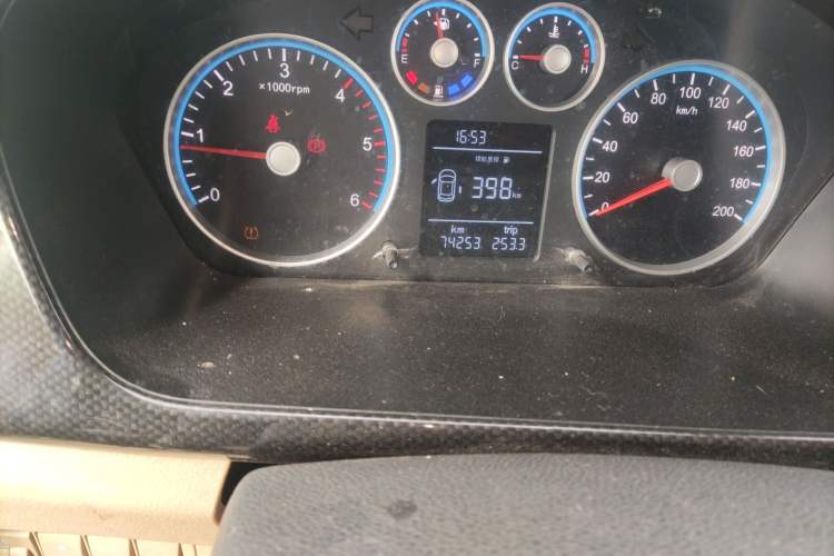 Used Foton Toano 2023 2.0T Automatic Jixiang Long-Wheelbase Mid-Height Rear Single Tire 7/9-Seater
