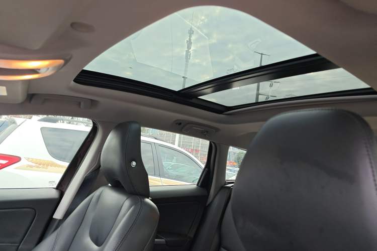 Used Volvo XC60 2017 T5 Smart Upgrade Edition