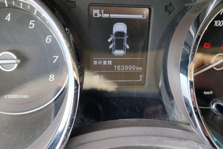 Used Baojun 730 2016 1.5L Manual Luxury Edition 7 Seats Odometer Close Up