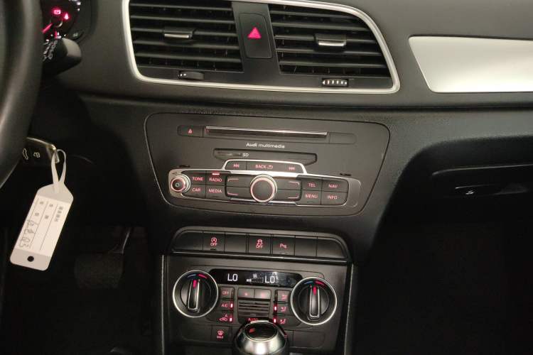 Used Audi Q3 2017 30 TFSI Sport Edition Audio And AC Panel