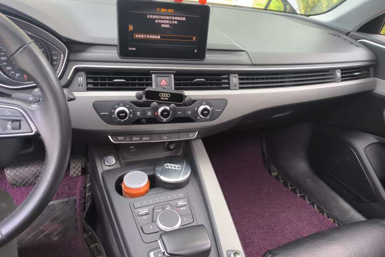 Used Audi A4L 2018 30th Anniversary Edition 40 TFSI Trendy Model
