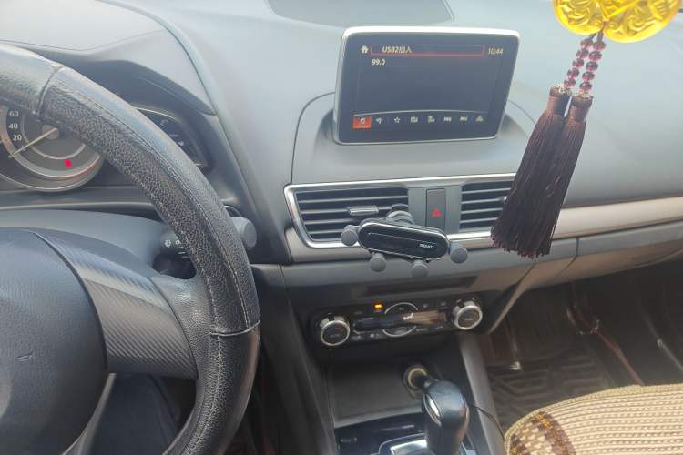 Used Mazda Mazda 3 Axela 2014 Sedan 1.5L Automatic Luxury Model