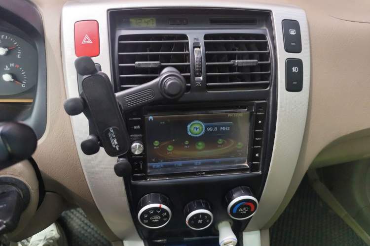 Used Hyundai Tucson 2013 2.0L Automatic Two-Wheel Drive Comfort Version Audio And AC Panel