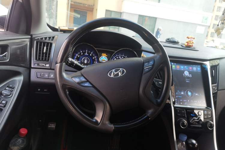 Used Hyundai Sonata 2011 2.0L Automatic Luxury Edition