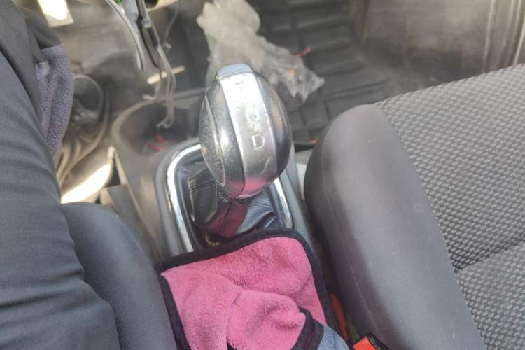 Used Dongfeng Yufeng EM26 2023 Standard Edition 41.472 kWh Henan Lithium Power Gear Lever