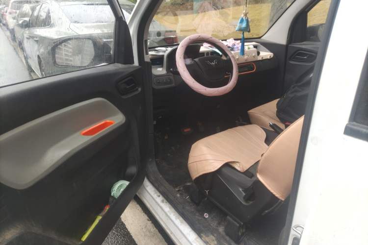 Used Wuling Hongguang MINIEV 2022 Easy Version Lithium Iron Phosphate
