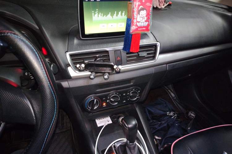 Used Mazda 3 Axela 2016 Sedan 1.5L Automatic Comfort Model