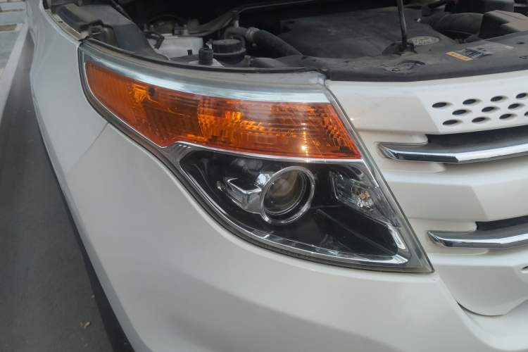 Used Ford Explorer 2013 3.5L Deluxe Model
