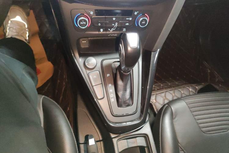 Used Ford Focus 2015 Sedan EcoBoost 180 Automatic Elite Model