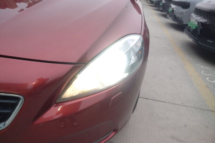 Used Volvo V40 2016 T3 Zhiyi Edition
