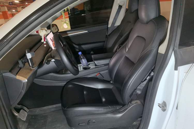 Used Tesla Model Y 2022 Rear-Wheel-Drive Version
