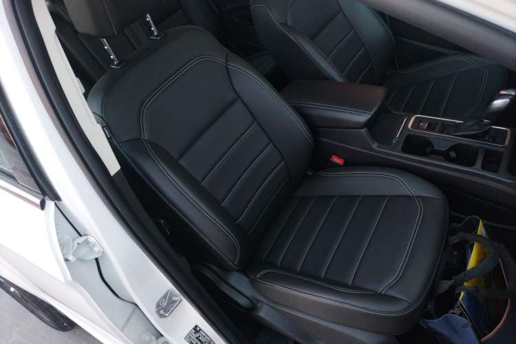 Used Ford Kuga 2019 EcoBoost 180 Two-Wheel-Drive Platinum Edition China VI Standard Right Front Seat