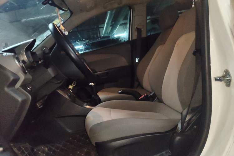 Used Chevrolet Aveo Sonic 2011 Sedan 1.4L MT SL