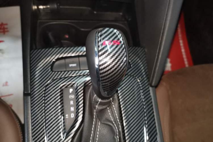 Used Buick Regal 2019 20T Elite Version China VI Standard Gear Lever