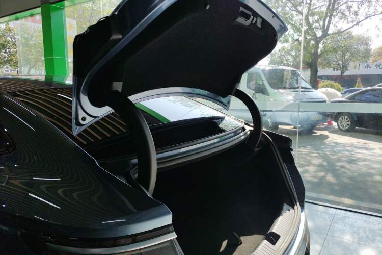 Used BYD Seal 2024 HONOR Edition DM-i 1.5L 121km Prestige Model Trunk