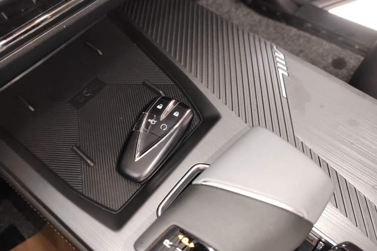 Used CHANGAN OSHAN Z6 2023 Blue Whale 1.5T DCT Smart Edition
