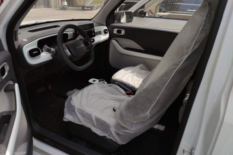 Used Geely Galaxy Panda 2025 210 km – Yuanqi Bear Left Rear Seat