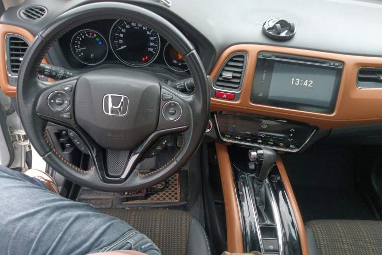 Used Honda Vezel 2015 1.8L CVT 2WD Luxury Model