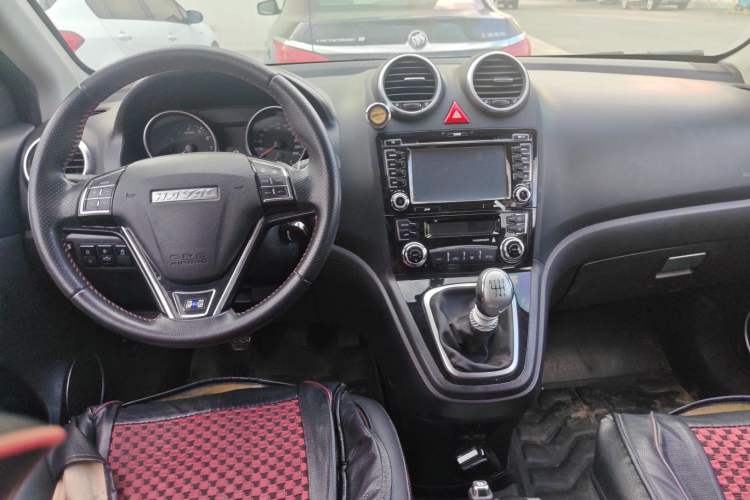 Used Haval H6 2016 Upgraded Model 1.5T Manual Two-Wheel Drive Urban Version
