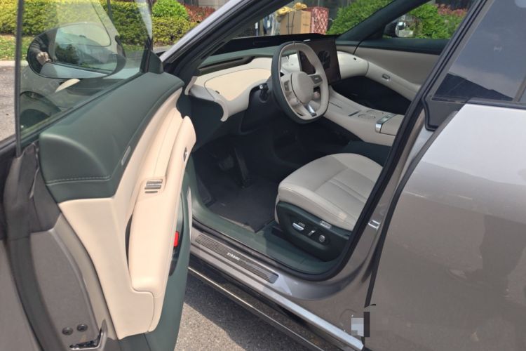 Used Xiaomi Auto YU7 2025 Ultra-Long Range High-Performance All-Wheel-Drive Max Edition
