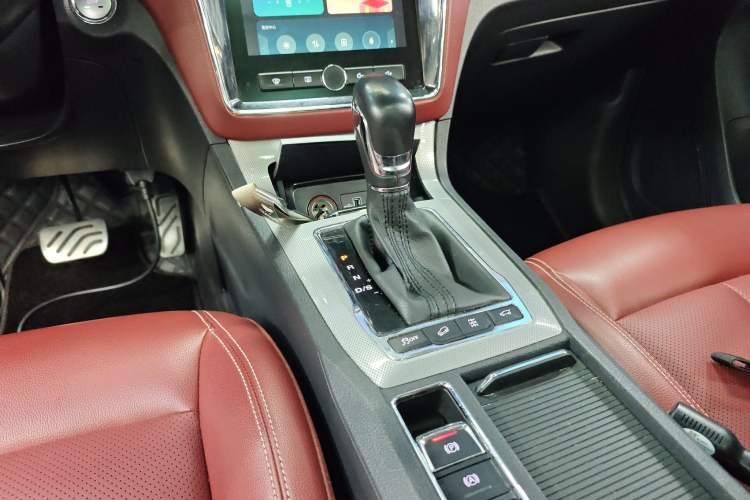 Used Roewe RX5 2016 30T Four-Wheel Drive Automatic Internet Smart Luxury Edition
