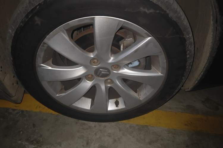 Used Citroen C-Quatre 2011 Sedan 1.6L Manual Fashion Edition Right Front Wheel Hub