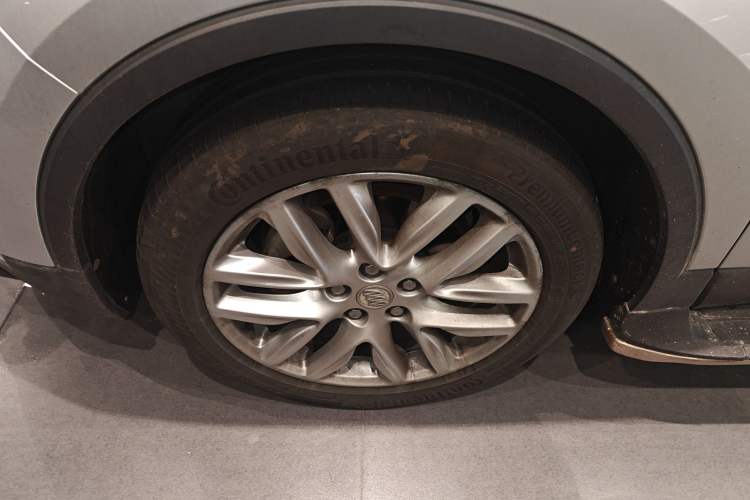 Used Buick Envision 2018 28T Four-Wheel Drive Luxury Model Left Front Wheel Hub