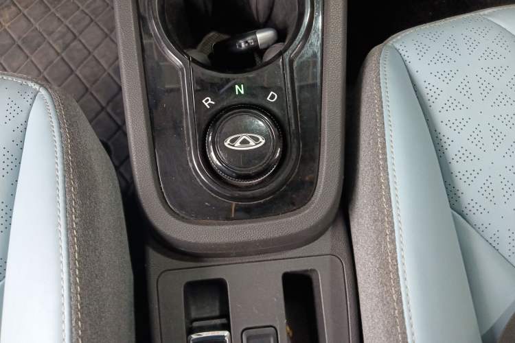 Used Chery QQ Little Ant 2023 251km True Love Edition Lithium Iron Phosphate Gear Lever