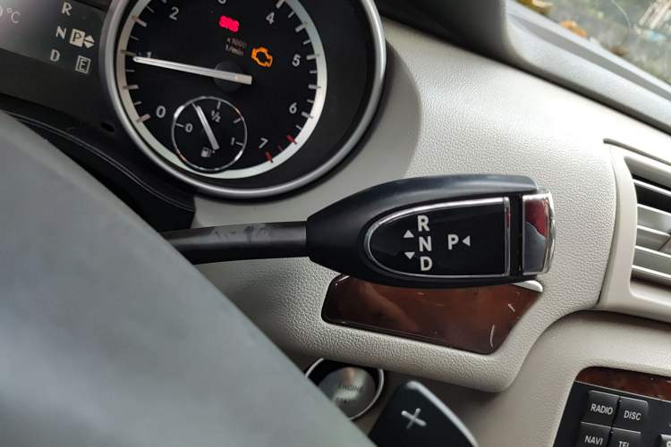 Used Mercedes-Benz R-Class 2010 R 350 L 4MATIC Gear Lever