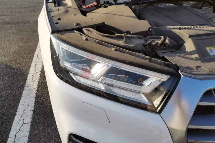 Used Audi Q5L 2018 45 TFSI Prestige Fashion Edition China V Emission Standard Right Front Headlight