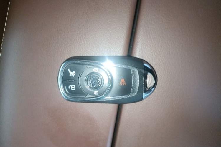 Used Buick Envision 2018 20T Two-Wheel Drive Luxury Model
