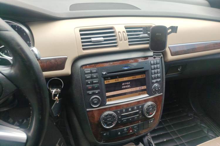 Used Mercedes-Benz R-Class 2011 R 300 L Luxury Model Audio And AC Panel