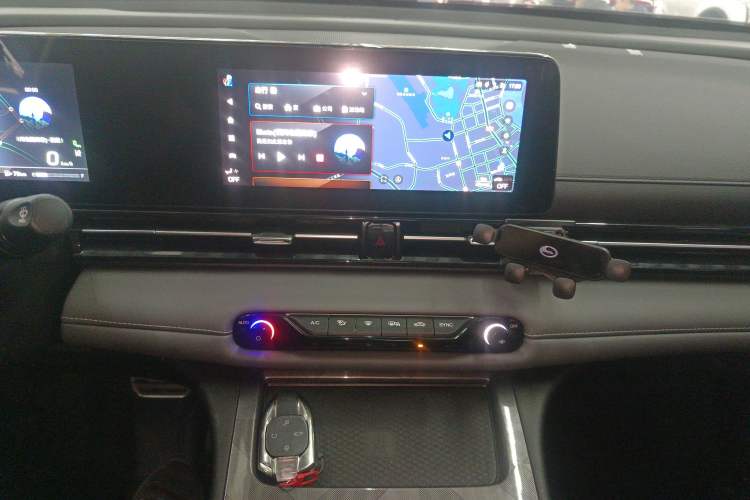 Used GAC Trumpchi EMPOW 2024 270T DCT Yingbao R-Style Edition