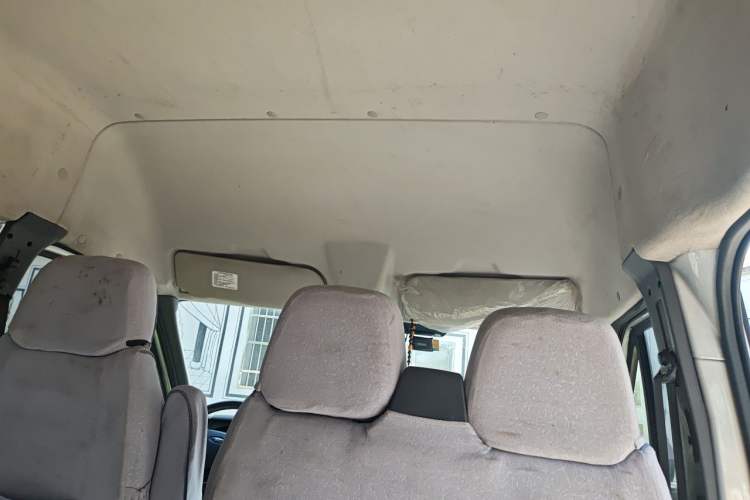 Used Ford Transit Custom 2016 2.2T Short-Wheelbase 6-Seater Mid-Roof Multi-Purpose Vehicle
