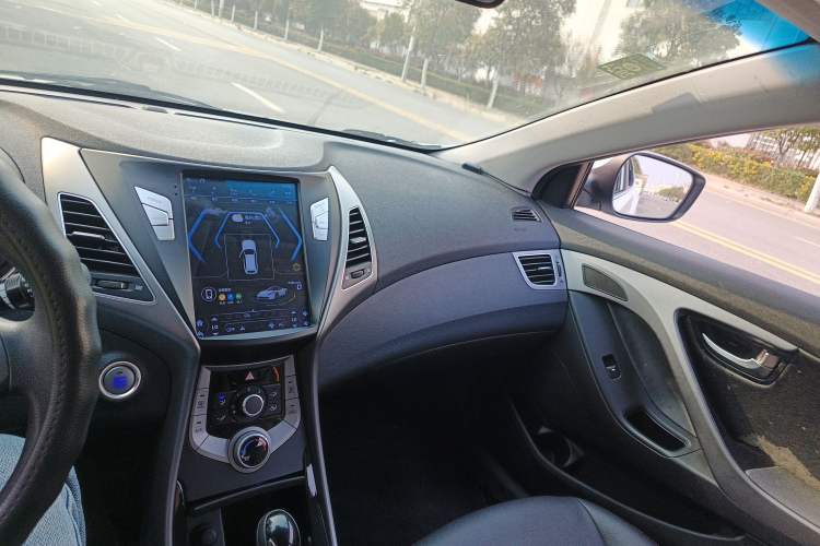 Used Hyundai Elantra (5th Generation / Langdong) 2015 1.6L Automatic Leading Model