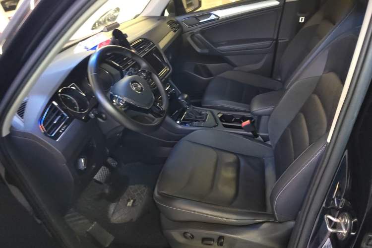 Used Volkswagen Tiguan L 2019 330TSI Automatic Two-Wheel Drive Smart Luxury Version China VI Standard Left Front Seat